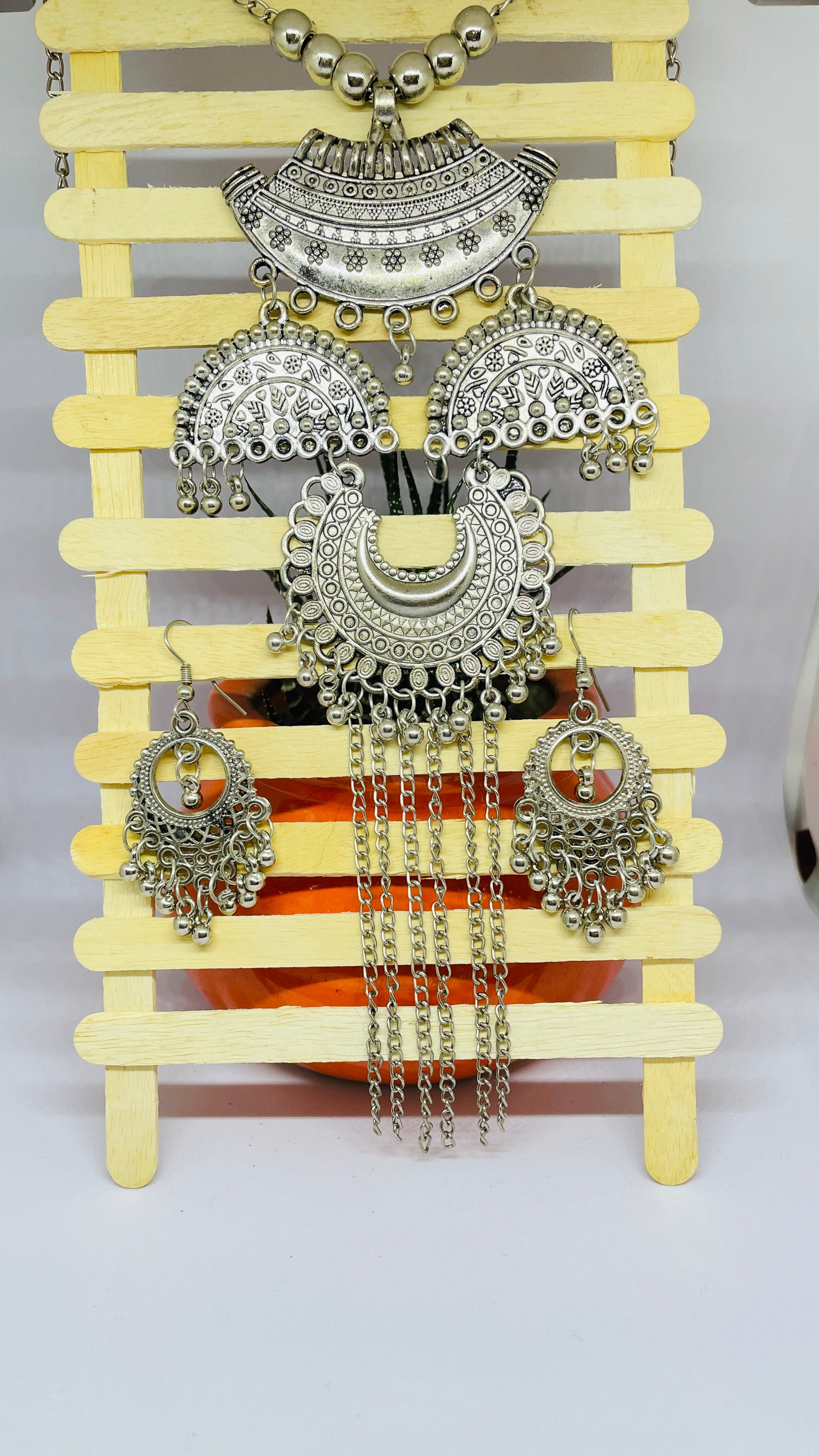 Half circle oxidised neckpiece