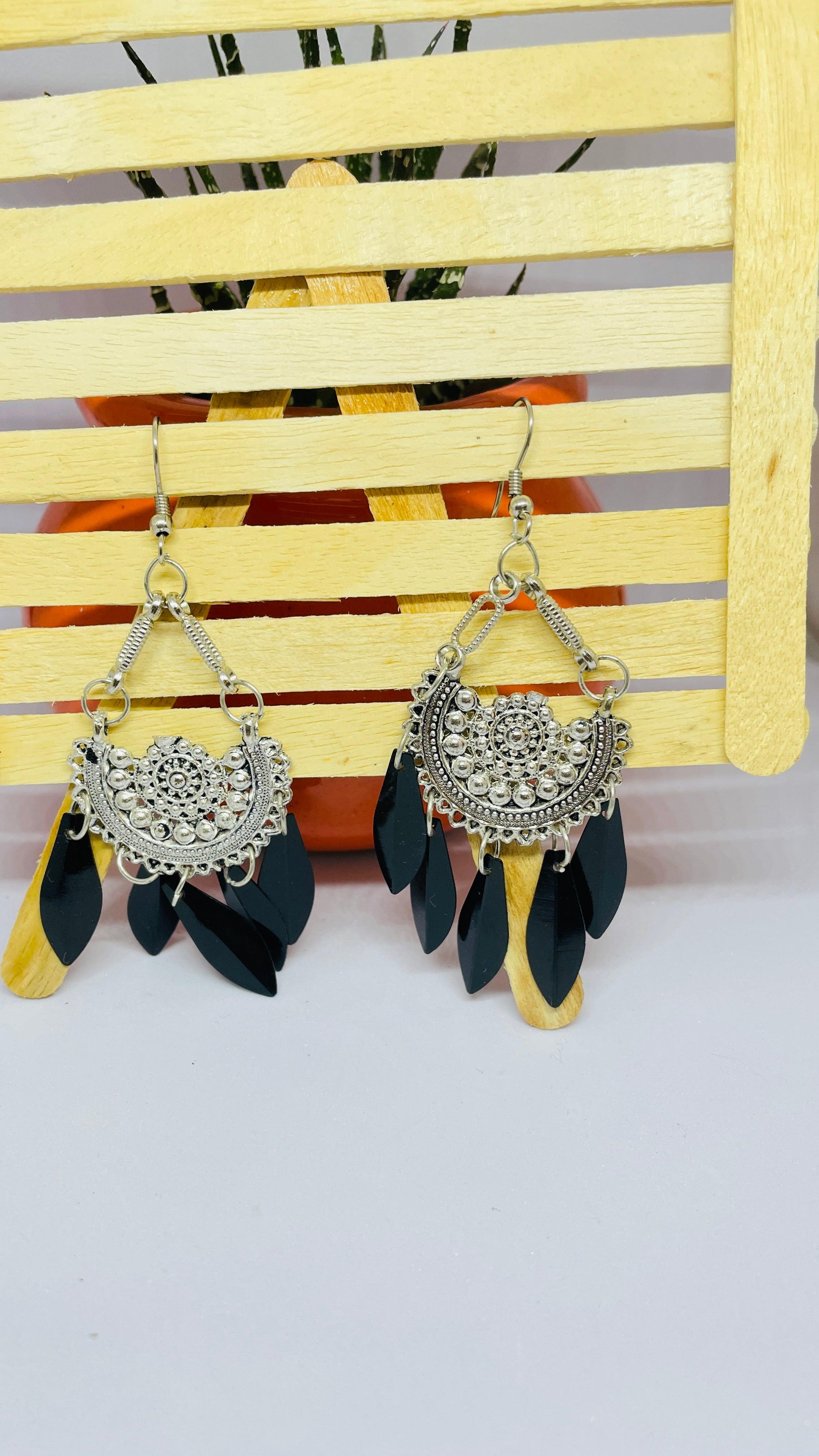 Black petal latkans